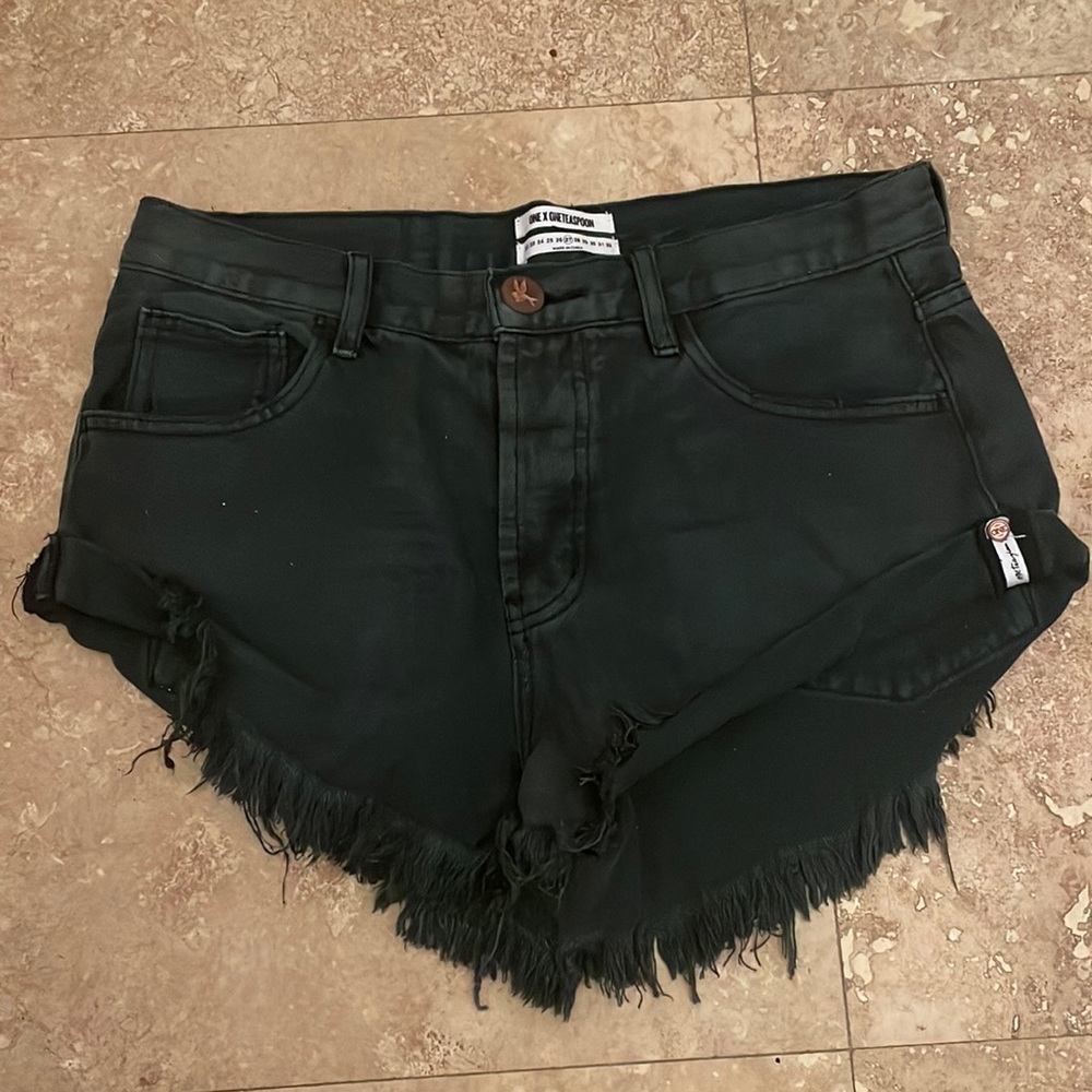 One x one teaspoon black bandit shorts